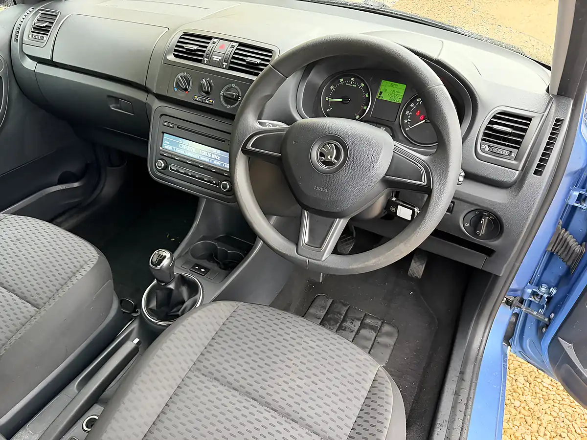 Used 2014 Skoda Fabia Se Blue Metallic - Interior and Exterior details 15