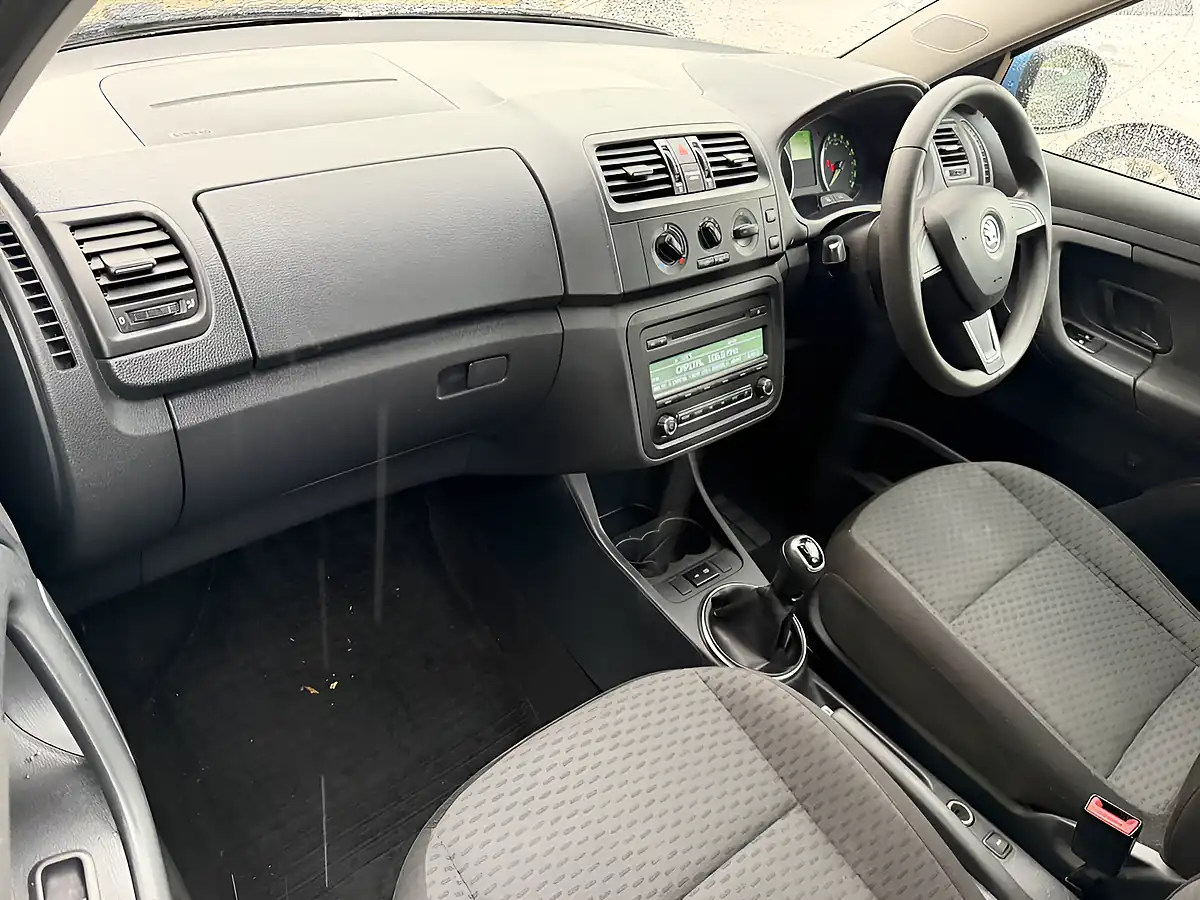 Used 2014 Skoda Fabia Se Blue Metallic - Interior and Exterior details 5