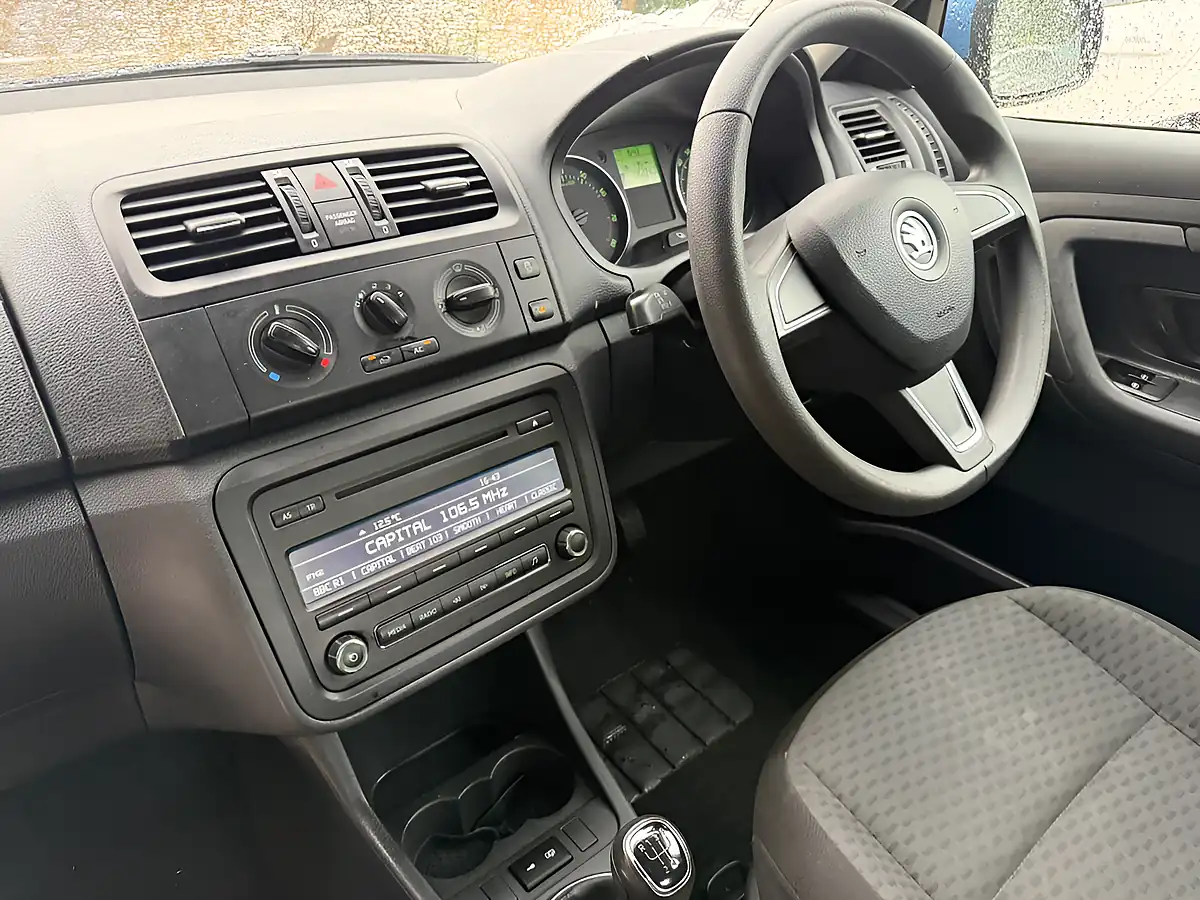 Used 2014 Skoda Fabia Se Blue Metallic - Interior and Exterior details 9
