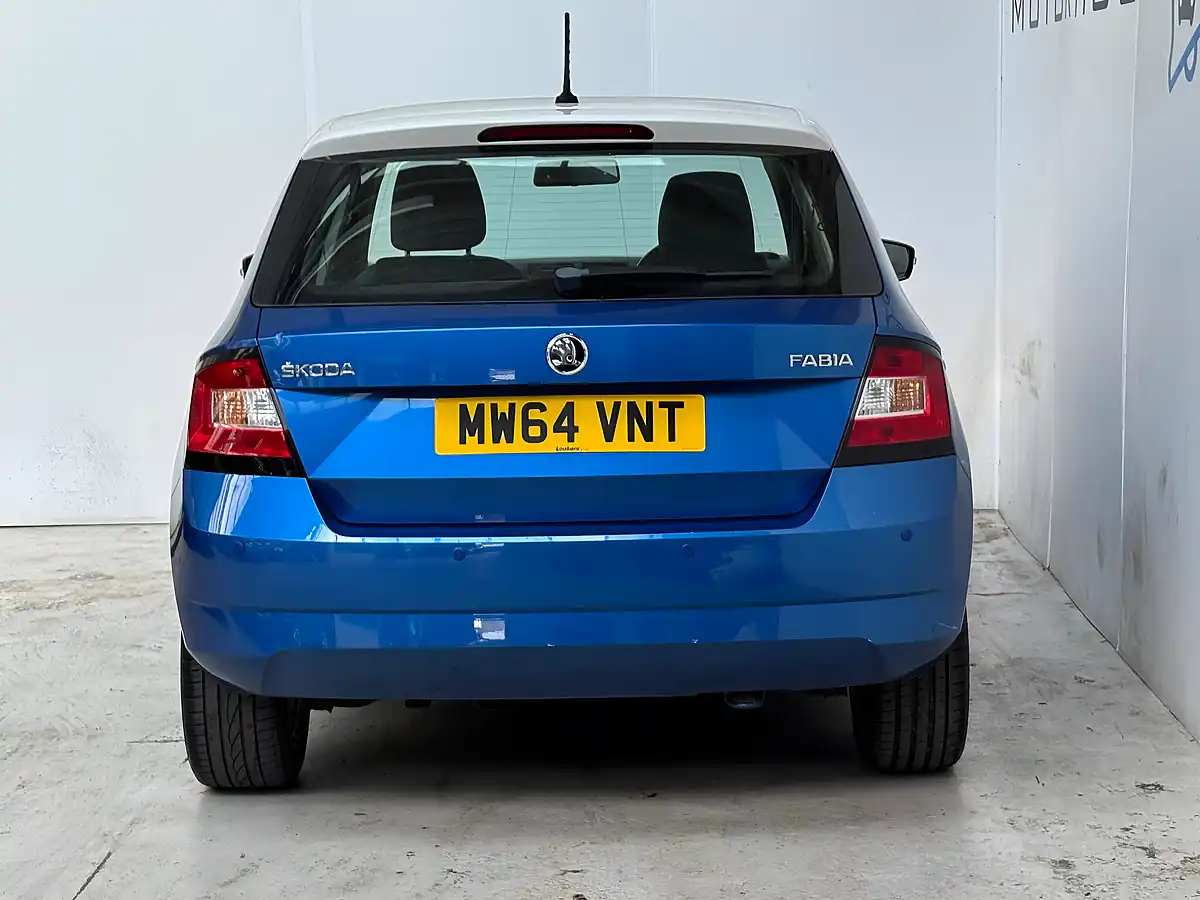 Used 2014 Skoda Fabia Se Race Blue - Interior and Exterior details 5
