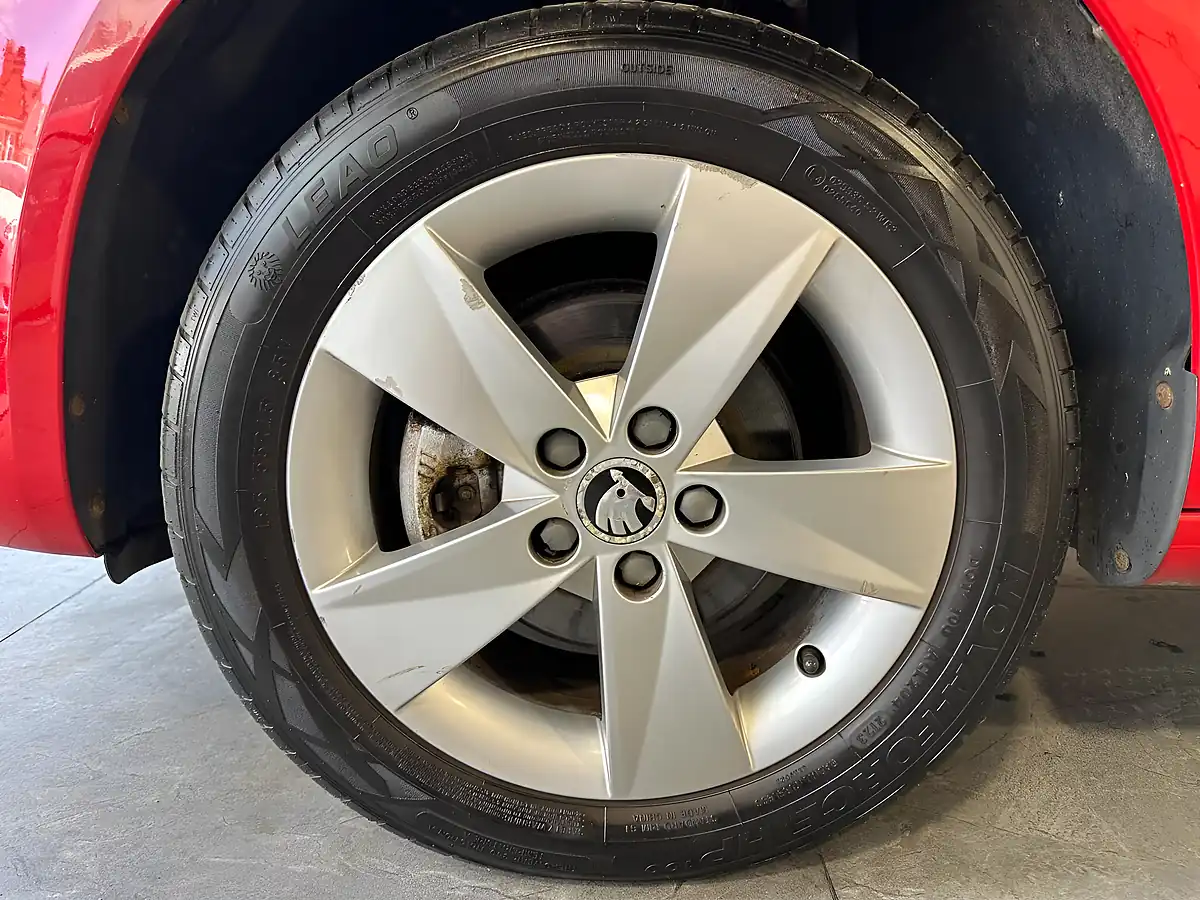 Used 2014 Skoda Fabia Se Red - Interior and Exterior details 18