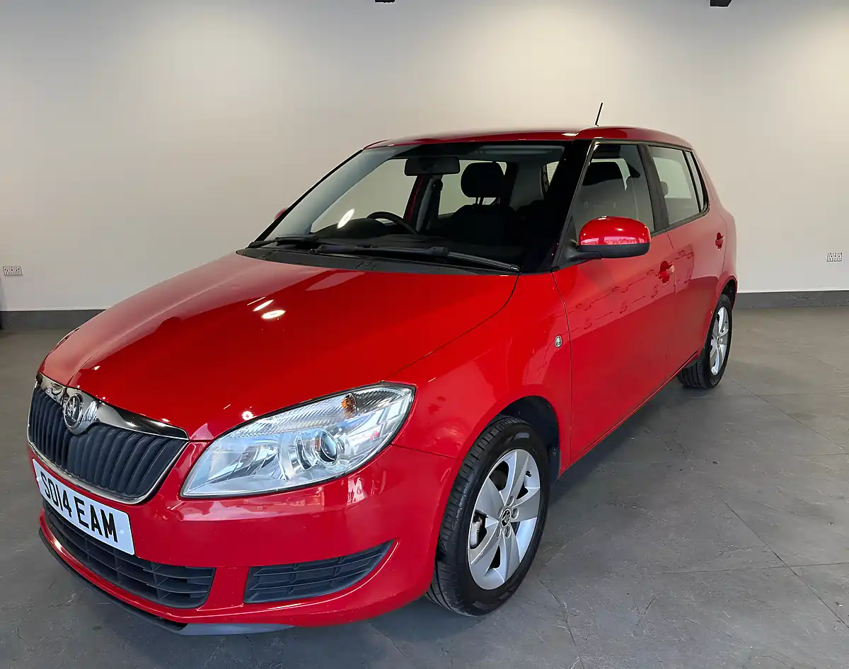 Used 2014 Skoda Fabia Se Red - Interior and Exterior details 7