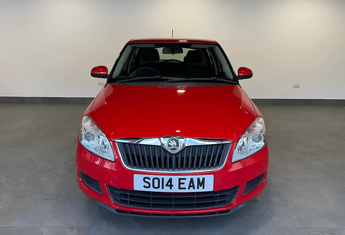 Used 2014 Skoda Fabia Se Red - Interior and Exterior details 8