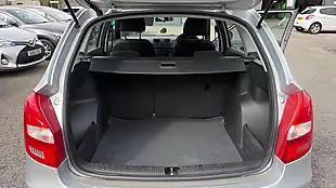 Used 2014 Skoda Fabia Se Silver - Interior and Exterior details 15