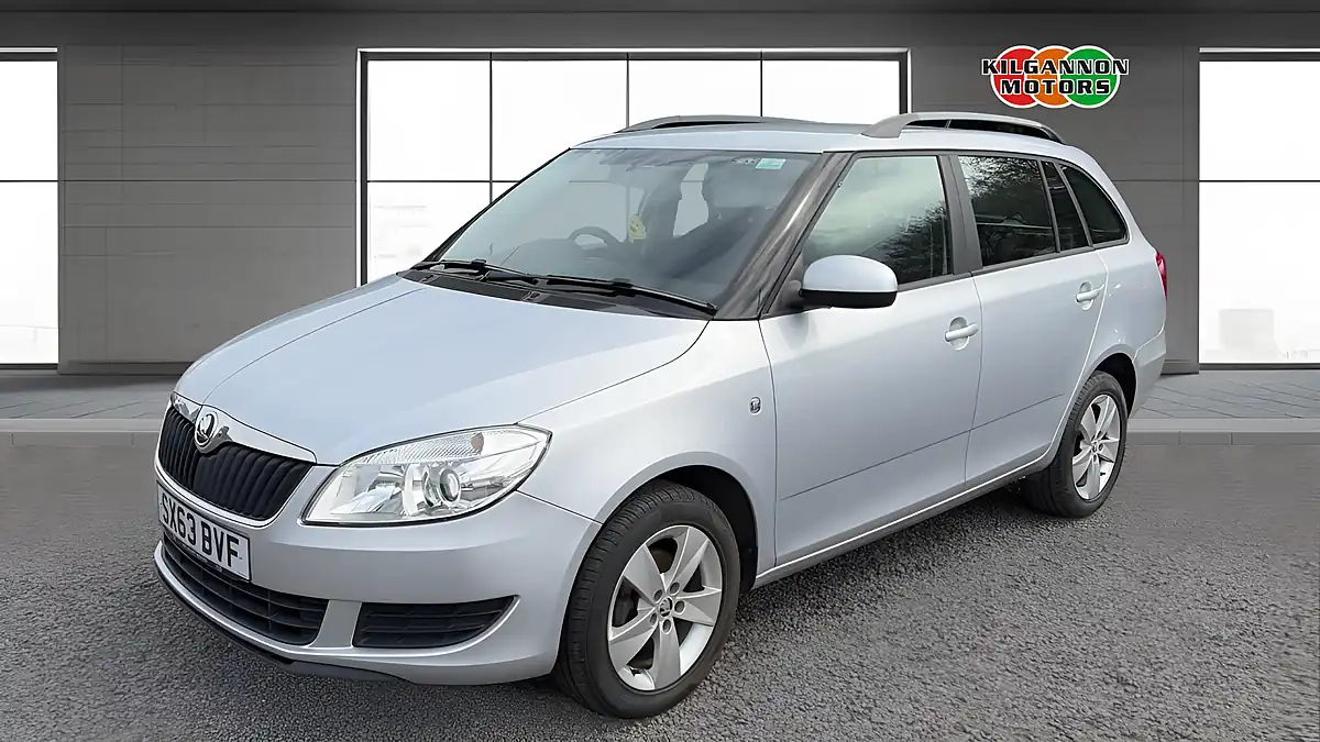 Used 2014 Skoda Fabia Se Silver - Interior and Exterior details 17