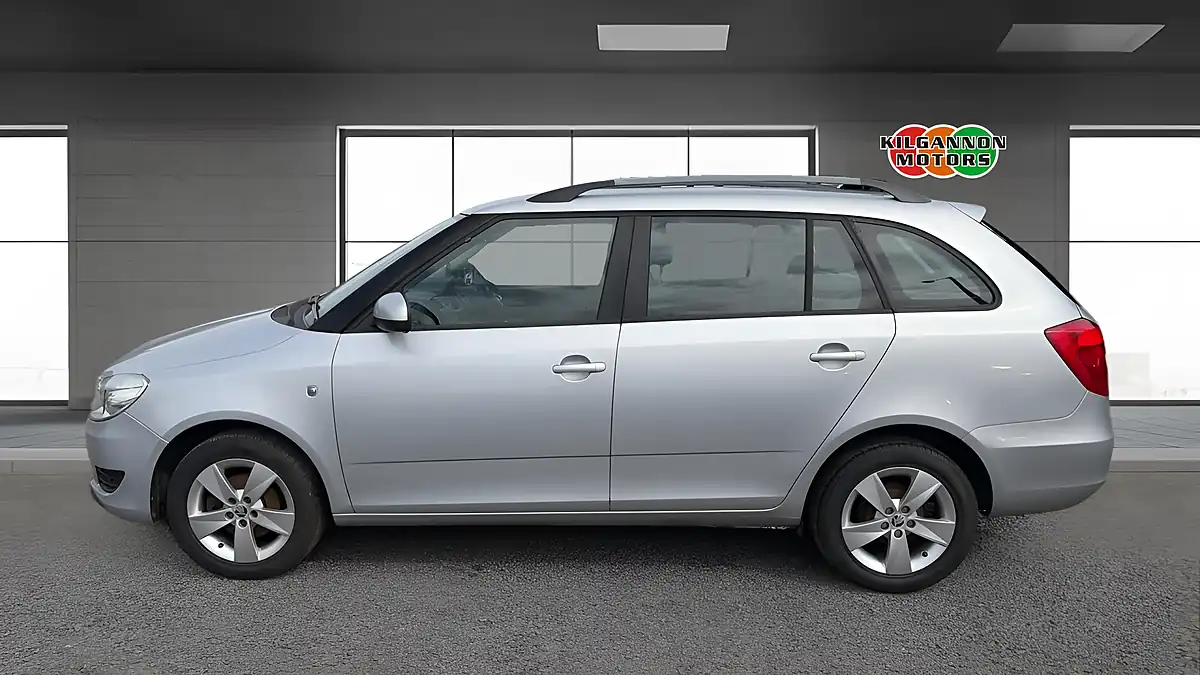 Used 2014 Skoda Fabia Se Silver - Interior and Exterior details 3