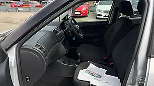 Used 2014 Skoda Fabia Se Silver - Interior and Exterior details 6