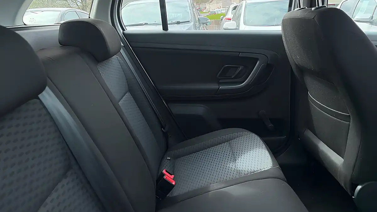 Used 2014 Skoda Fabia Se Silver - Interior and Exterior details 9