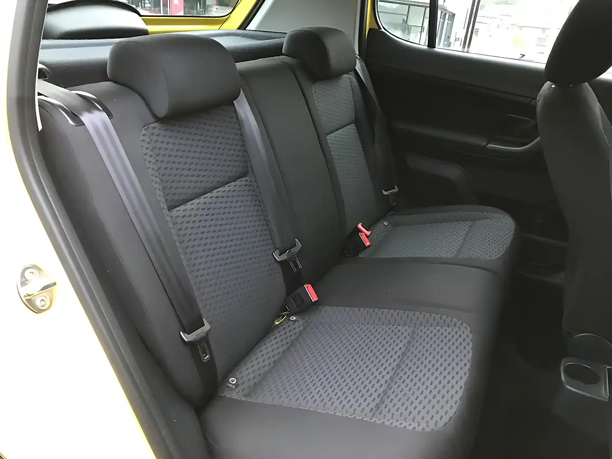 Used 2014 Skoda Fabia Se Sprint Yellow - Interior and Exterior details 10