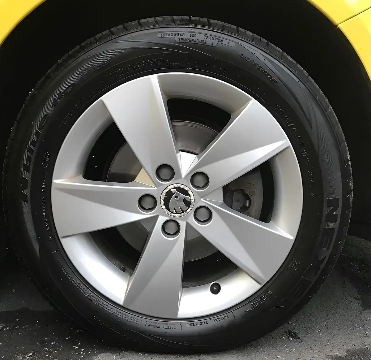 Used 2014 Skoda Fabia Se Sprint Yellow - Interior and Exterior details 13