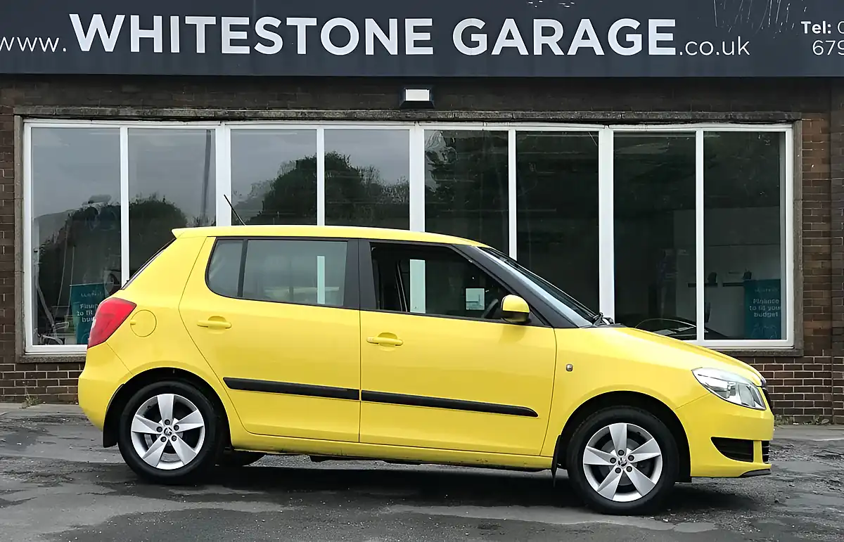 Used 2014 Skoda Fabia Se Sprint Yellow - Interior and Exterior details 3