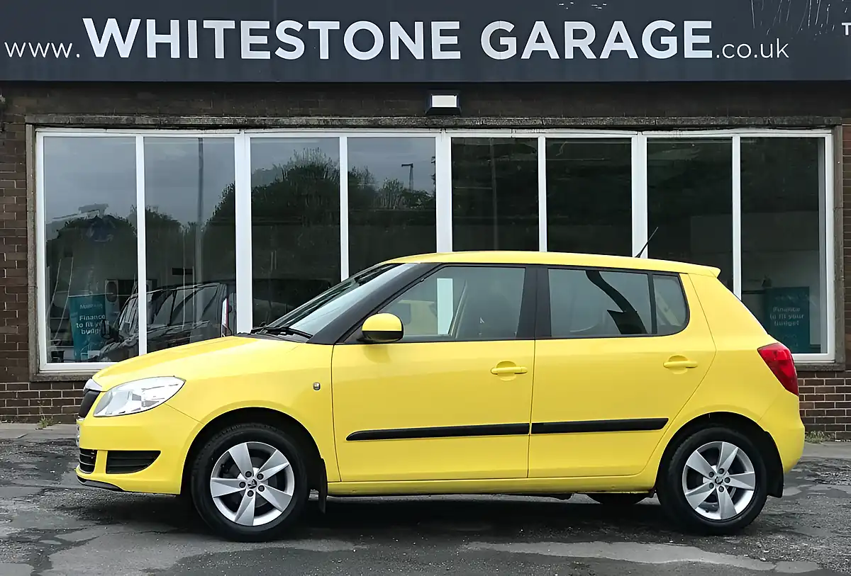 Used 2014 Skoda Fabia Se Sprint Yellow - Interior and Exterior details 4