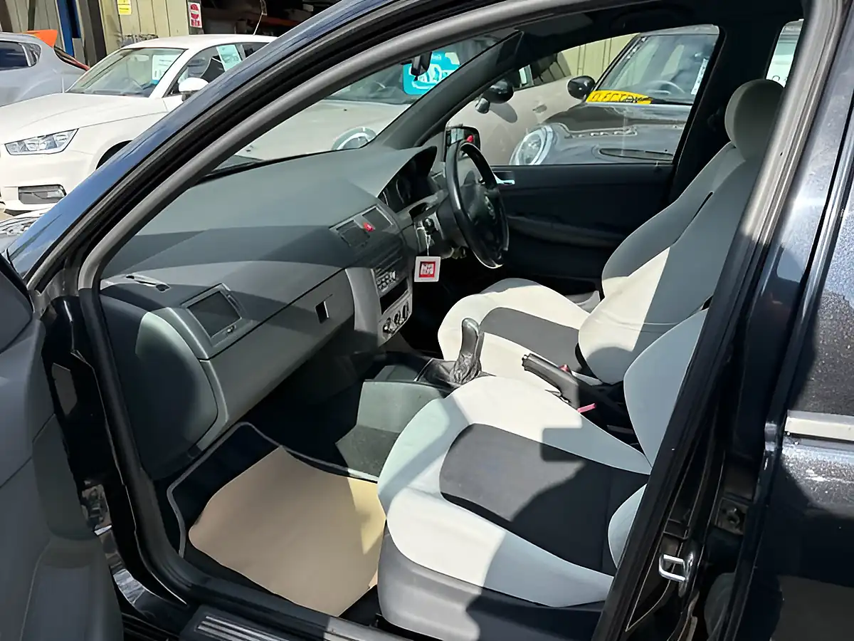 Used 2014 Skoda Fabia VRS Black - Interior and Exterior details 11