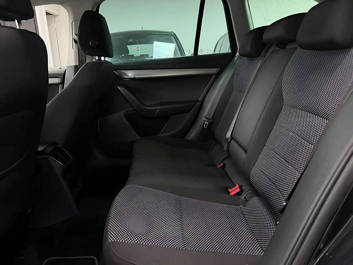 Used 2014 Skoda Octavia Black Edition Black - Interior and Exterior details 16