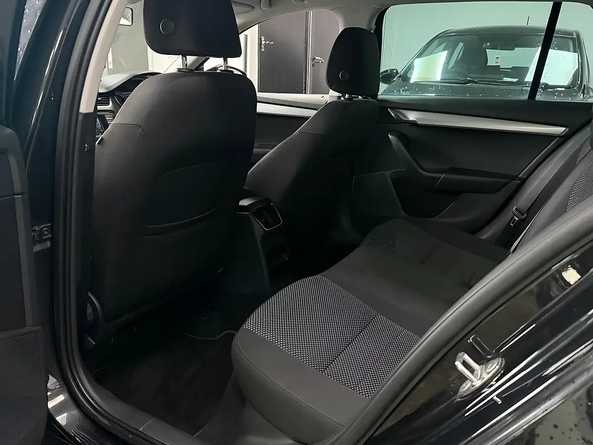 Used 2014 Skoda Octavia Black Edition Black - Interior and Exterior details 17
