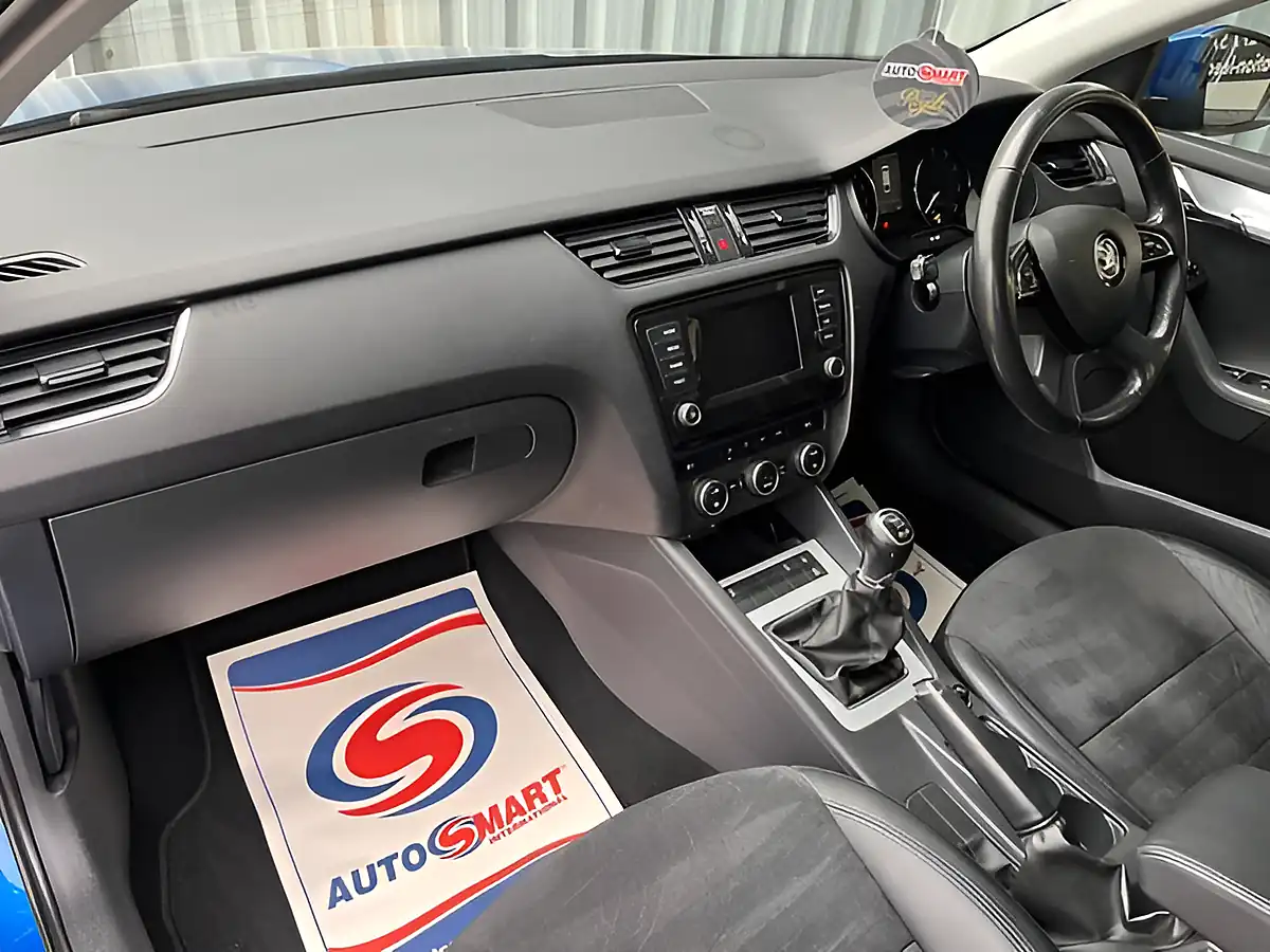 Used 2014 Skoda Octavia Elegance Blue - Interior and Exterior details 19