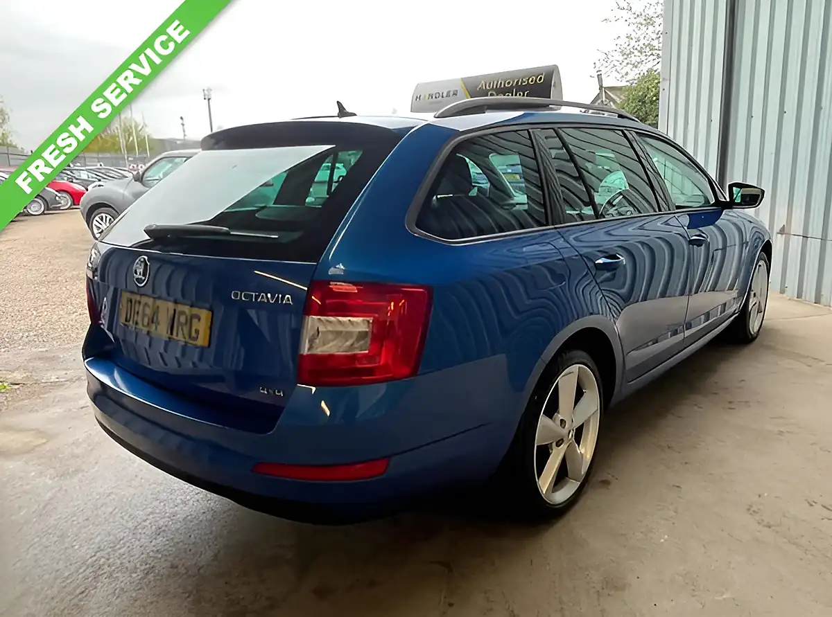 Used 2014 Skoda Octavia Elegance Blue - Interior and Exterior details 3