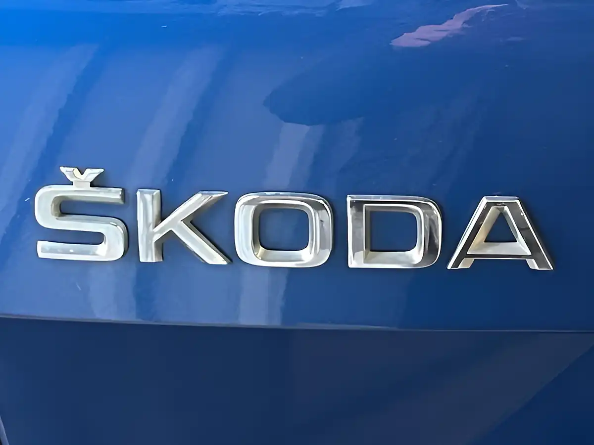 Used 2014 Skoda Octavia Elegance Blue - Interior and Exterior details 9
