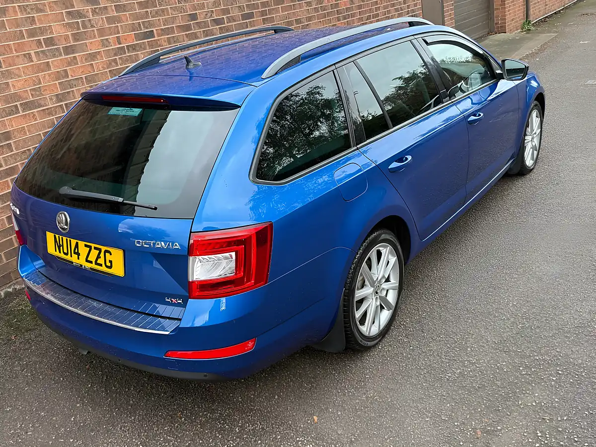 Used 2014 Skoda Octavia Elegance Blue - Interior and Exterior details 4
