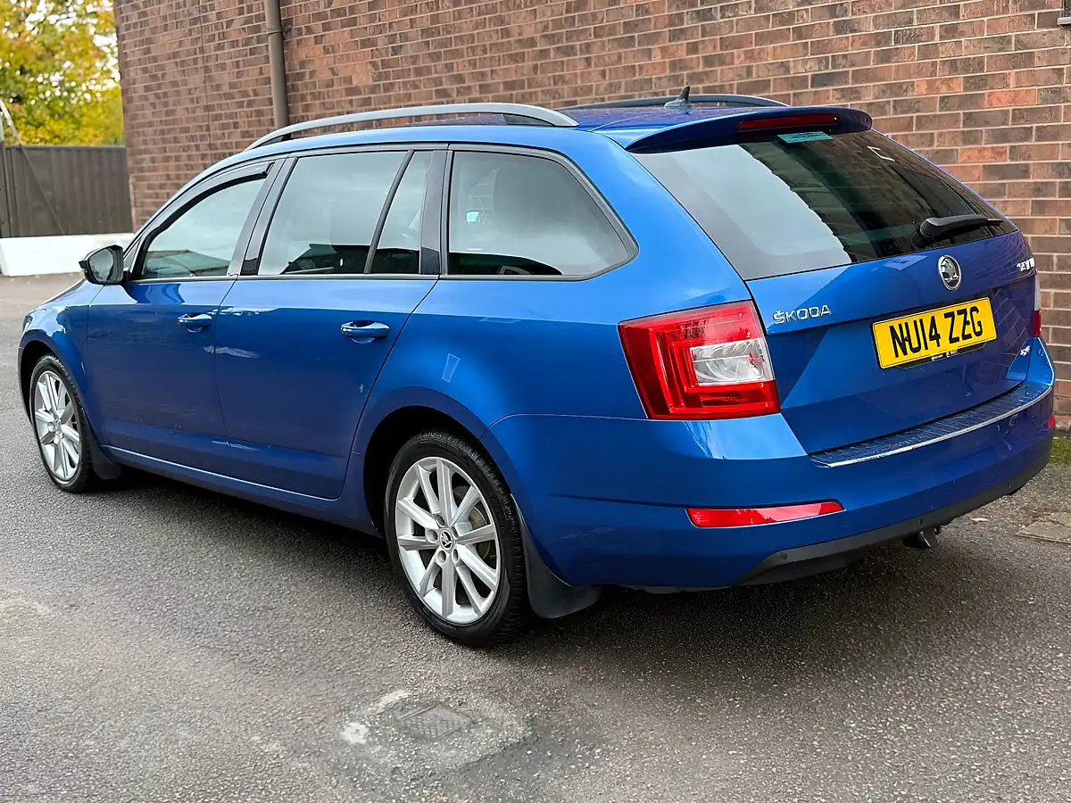 Used 2014 Skoda Octavia Elegance Blue - Interior and Exterior details 6