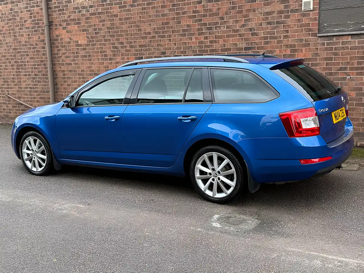 Used 2014 Skoda Octavia Elegance Blue - Interior and Exterior details 7