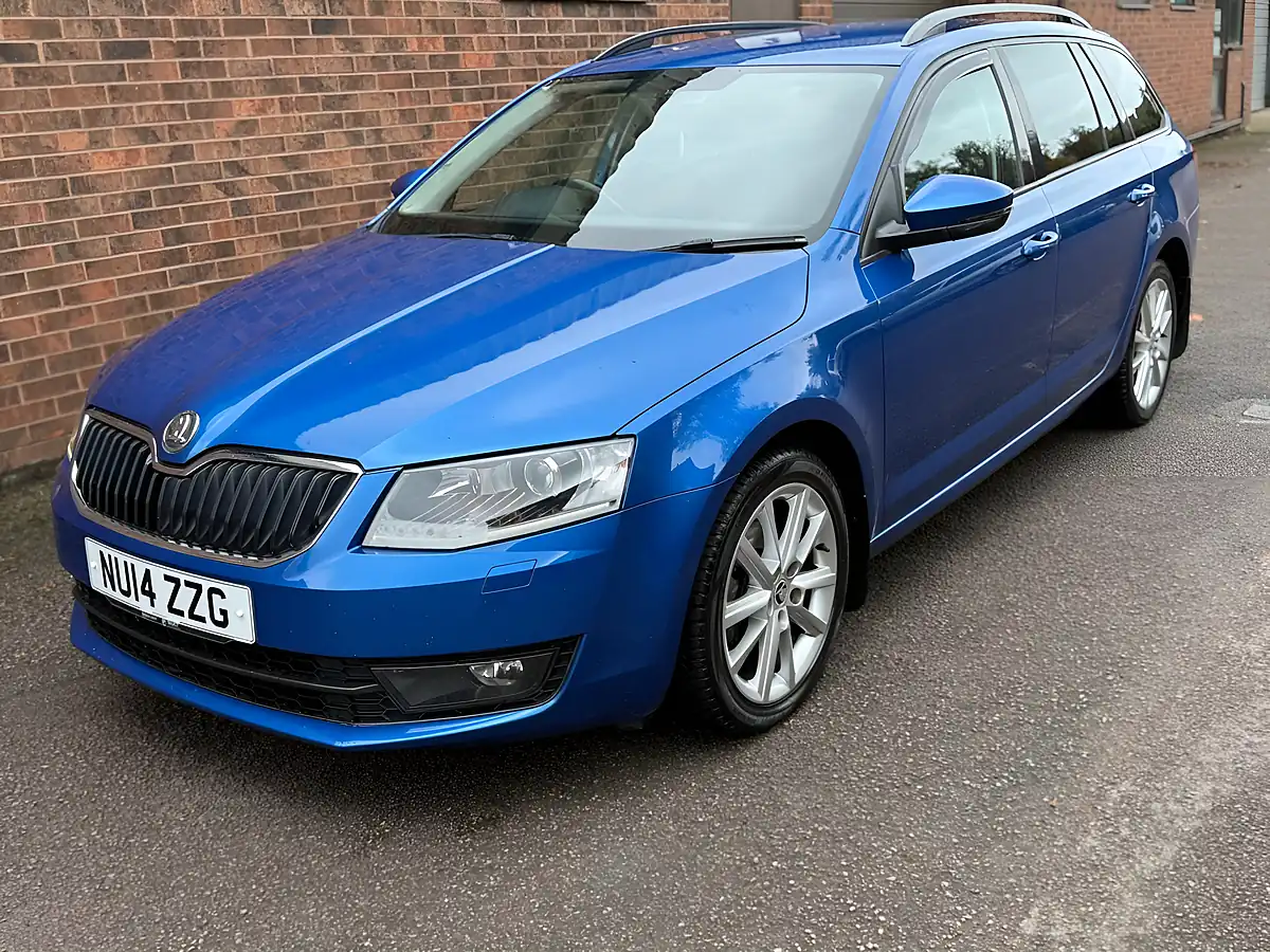 Used 2014 Skoda Octavia Elegance Blue - Interior and Exterior details 8