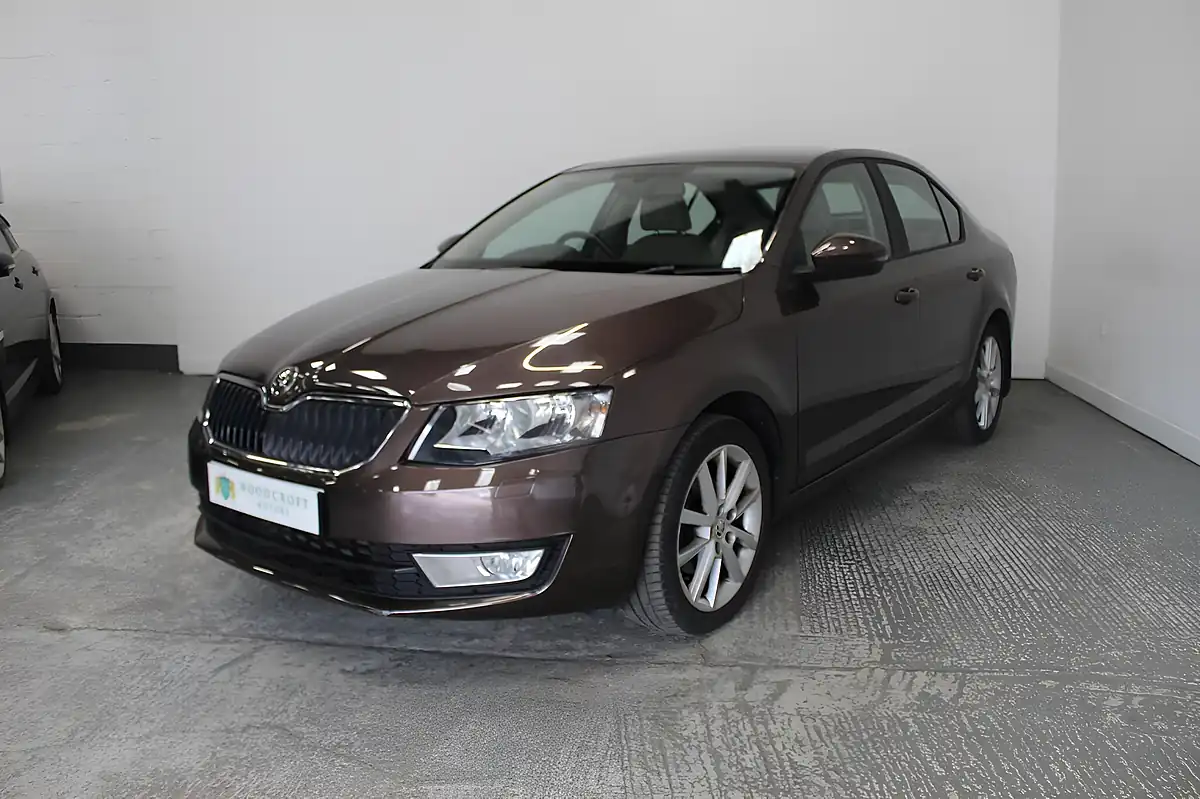 Used 2014 Skoda Octavia Elegance Brown - Interior and Exterior details 2