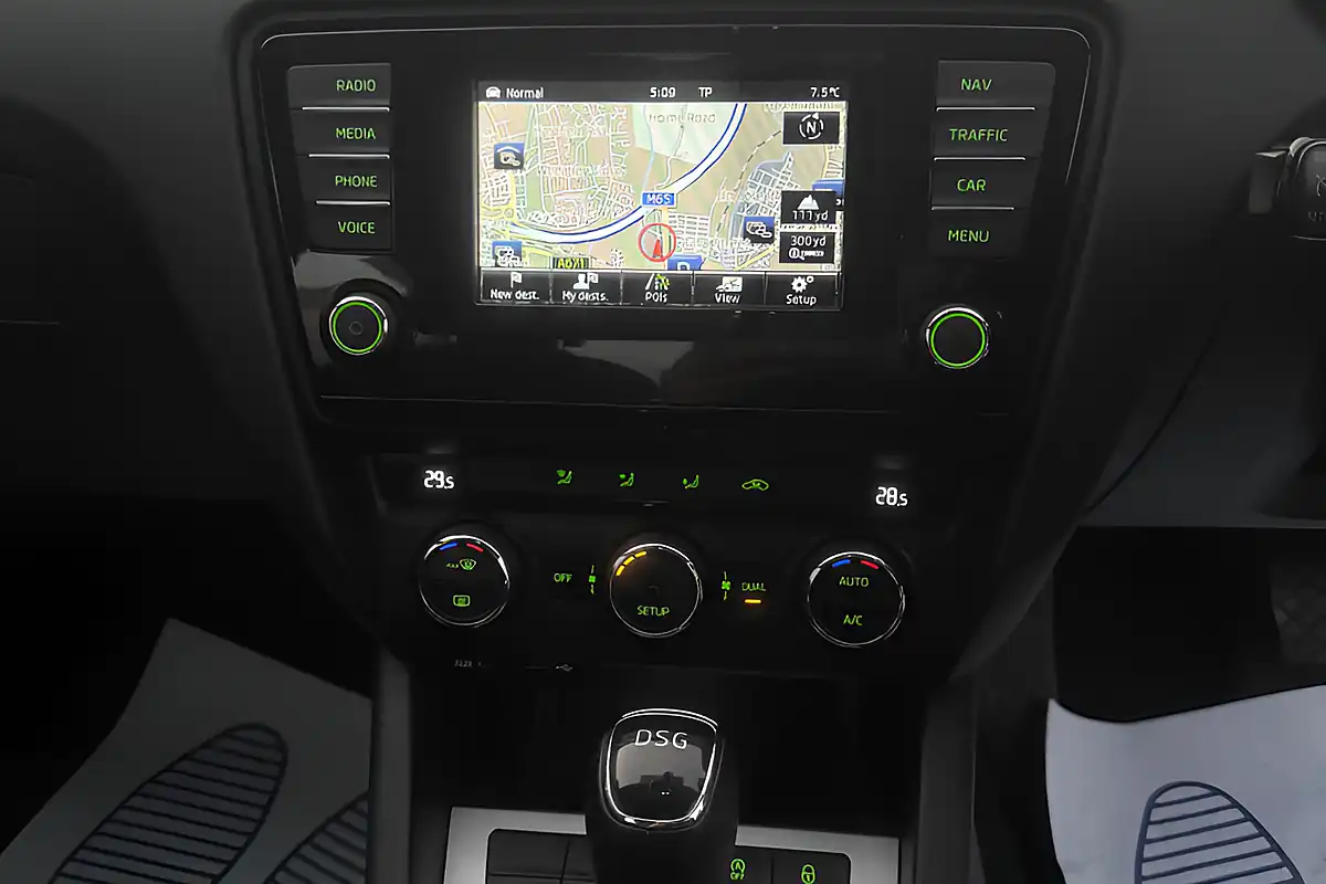Used 2014 Skoda Octavia Elegance Gray - Interior and Exterior details 11
