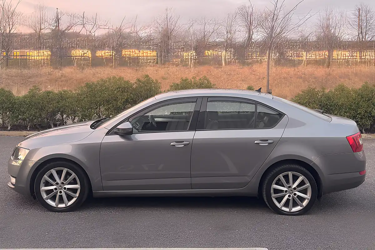 Used 2014 Skoda Octavia Elegance Gray - Interior and Exterior details 3