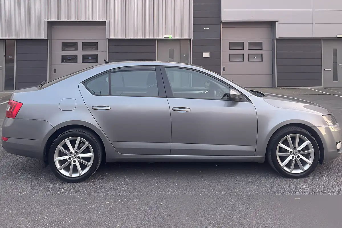 Used 2014 Skoda Octavia Elegance Gray - Interior and Exterior details 6