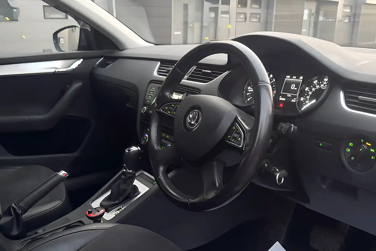 Used 2014 Skoda Octavia Elegance Gray - Interior and Exterior details 9