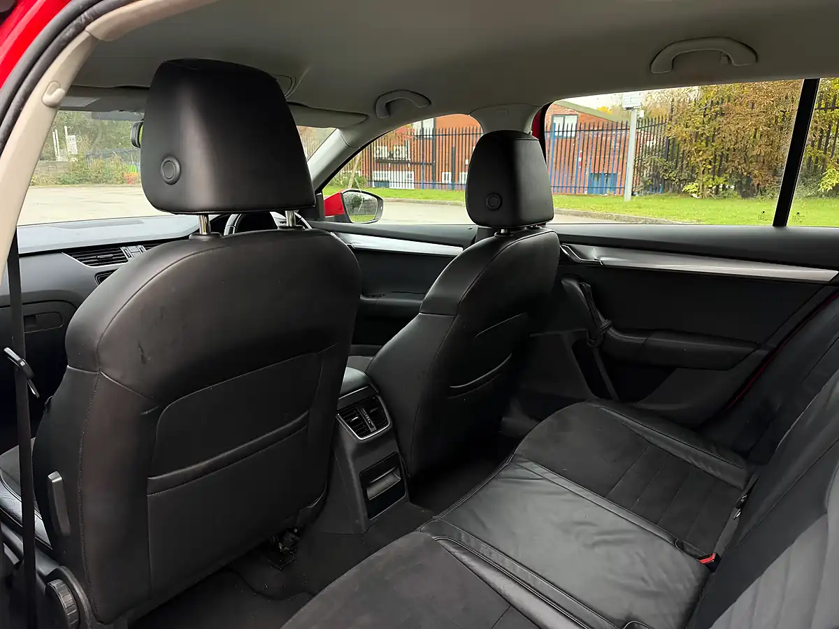 Used 2014 Skoda Octavia Elegance Red - Interior and Exterior details 12