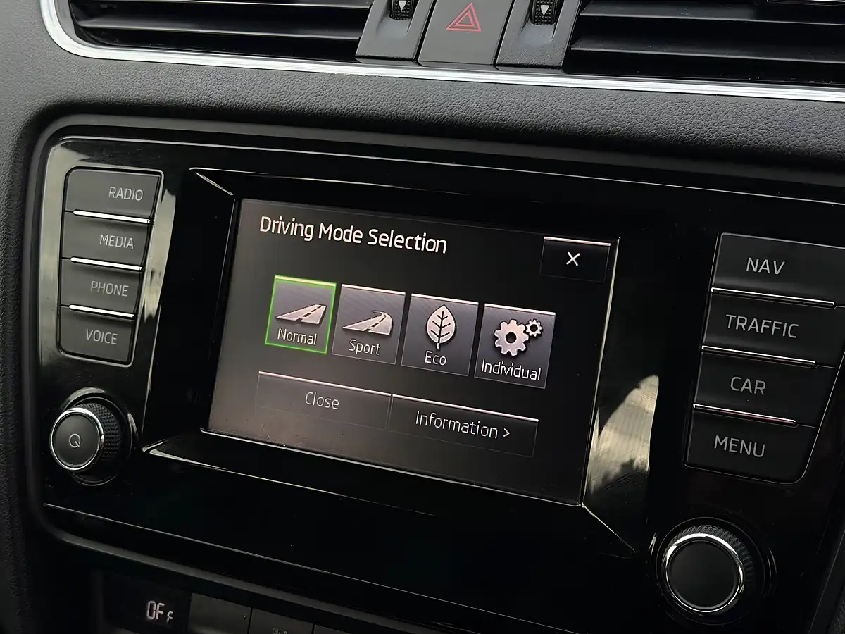 Used 2014 Skoda Octavia Elegance Red - Interior and Exterior details 18