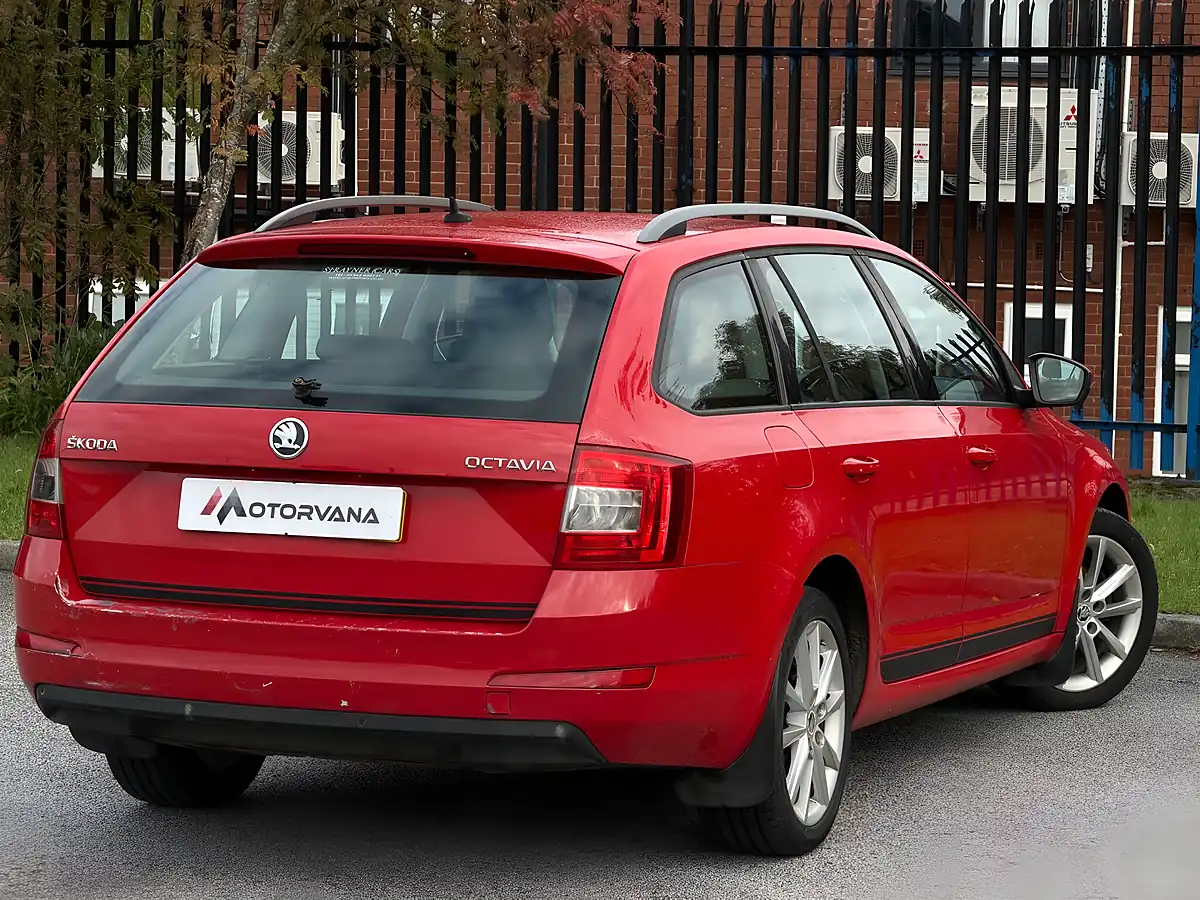 Used 2014 Skoda Octavia Elegance Red - Interior and Exterior details 20