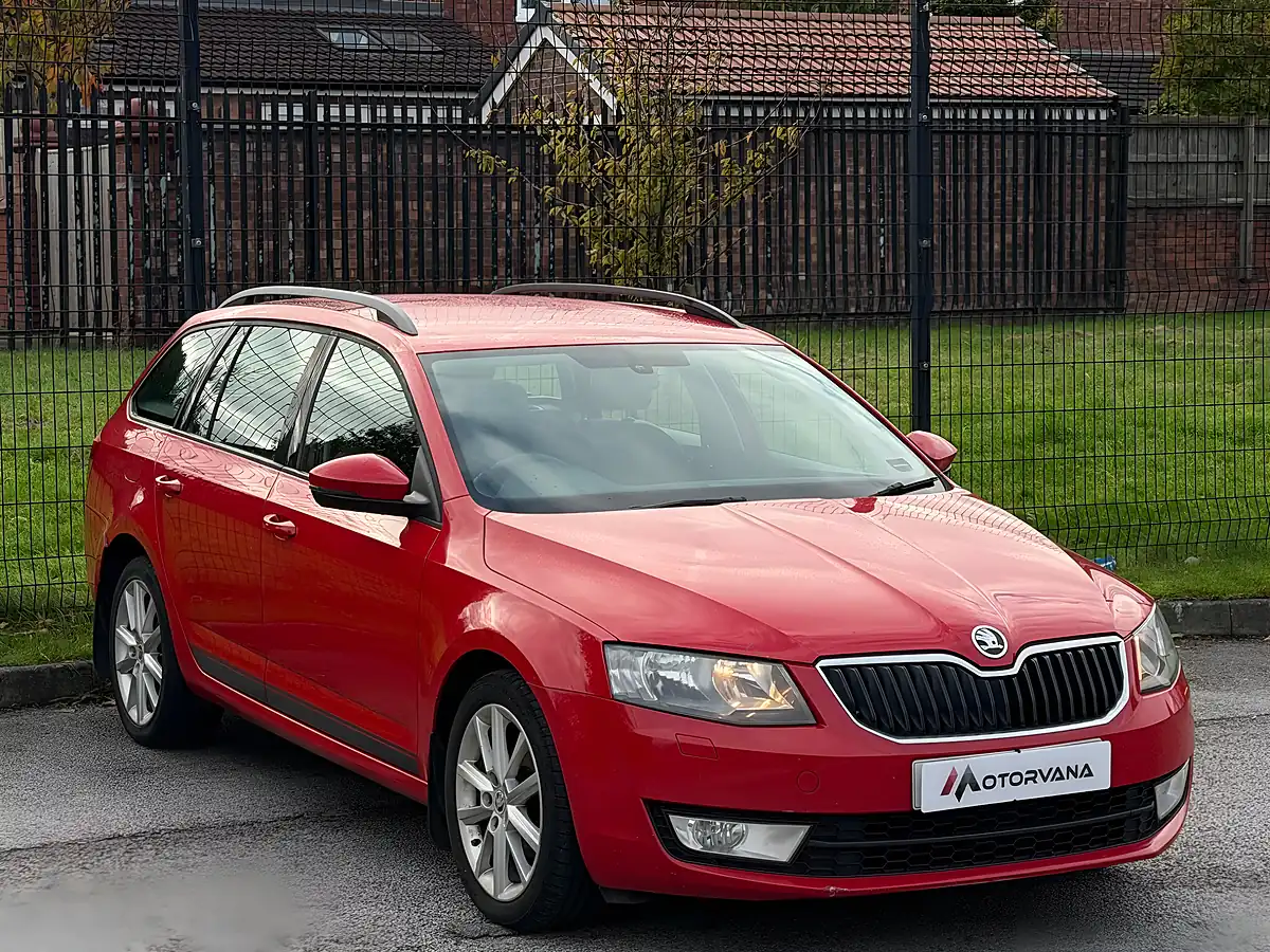 Used 2014 Skoda Octavia Elegance Red - Interior and Exterior details 7