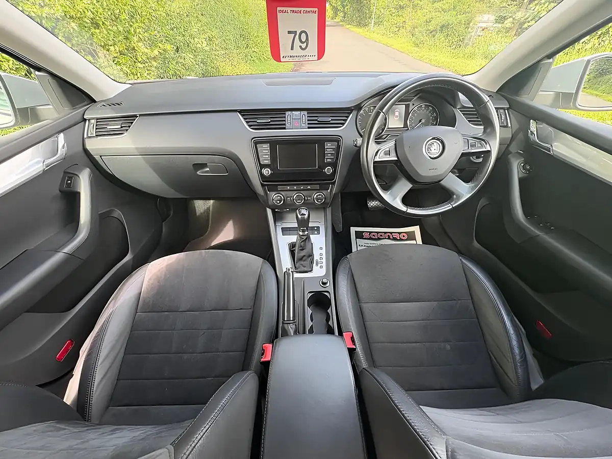 Used 2014 Skoda Octavia Elegance Silver - Interior and Exterior details 10