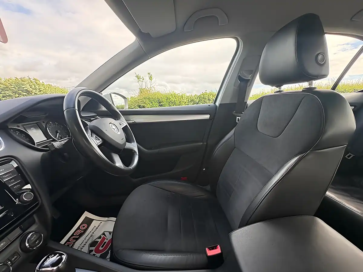 Used 2014 Skoda Octavia Elegance Silver - Interior and Exterior details 15