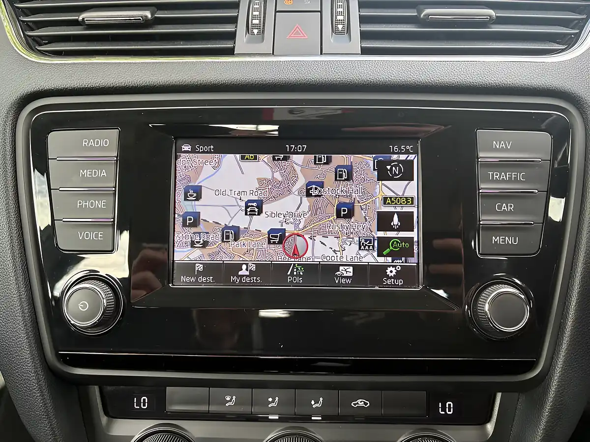 Used 2014 Skoda Octavia Elegance Silver - Interior and Exterior details 19