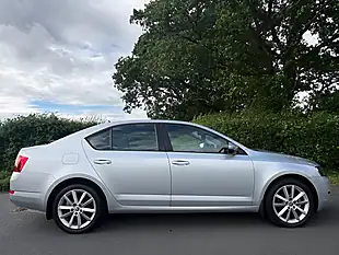 Used 2014 Skoda Octavia Elegance Silver - Interior and Exterior details 5