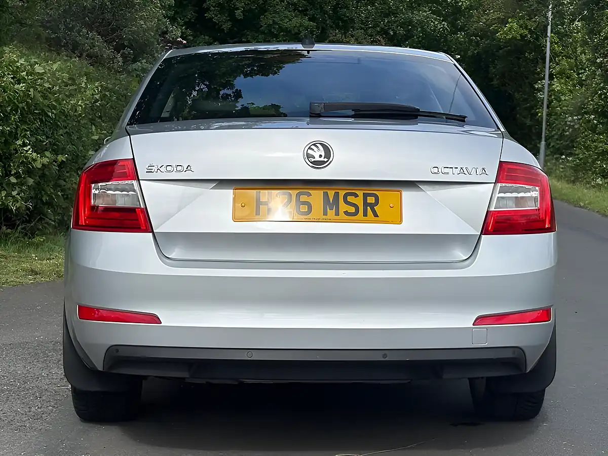 Used 2014 Skoda Octavia Elegance Silver - Interior and Exterior details 7