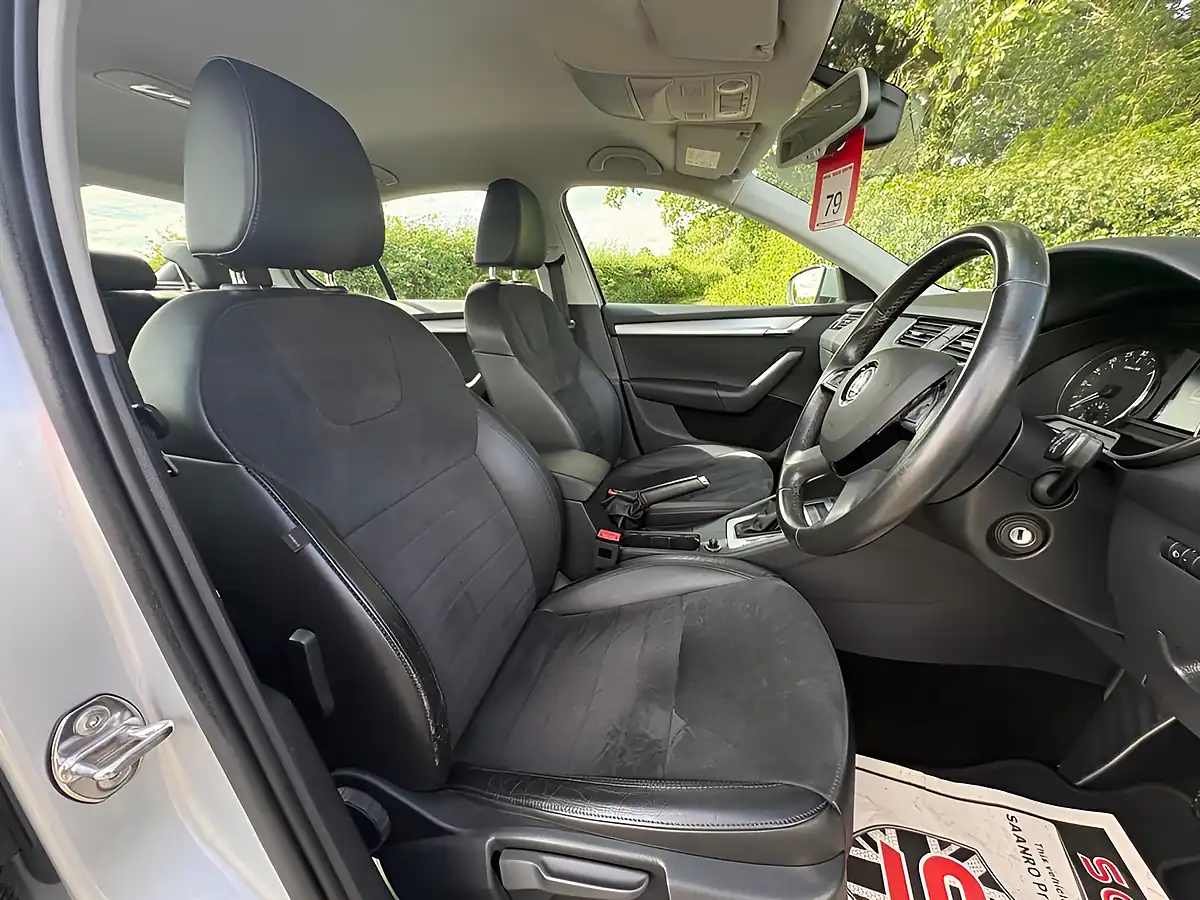 Used 2014 Skoda Octavia Elegance Silver - Interior and Exterior details 9