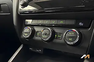 Used 2014 Skoda Octavia Elegance Silver - Interior and Exterior details 14
