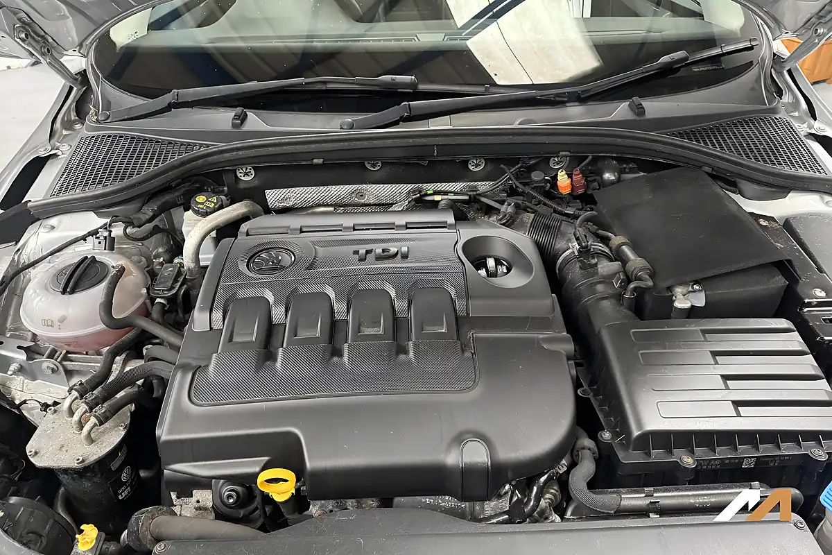Used 2014 Skoda Octavia Elegance Silver - Interior and Exterior details 16
