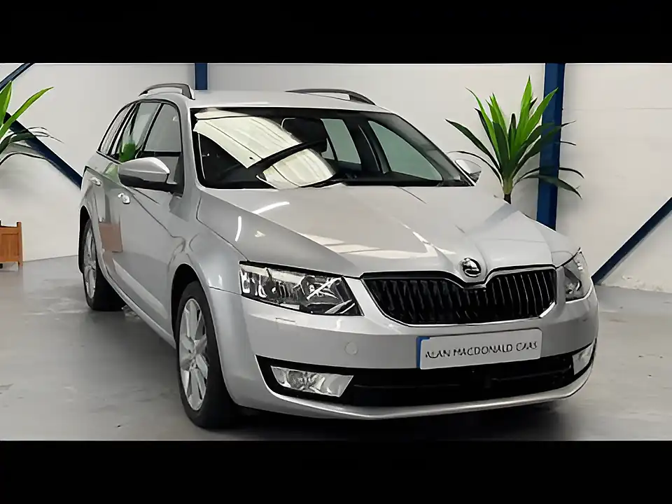 Used 2014 Skoda Octavia Elegance Silver - Interior and Exterior details 20