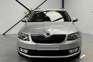 Used 2014 Skoda Octavia Elegance Silver - Interior and Exterior details 4