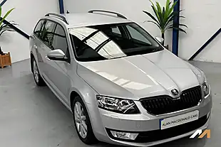 Used 2014 Skoda Octavia Elegance Silver - Interior and Exterior details 7