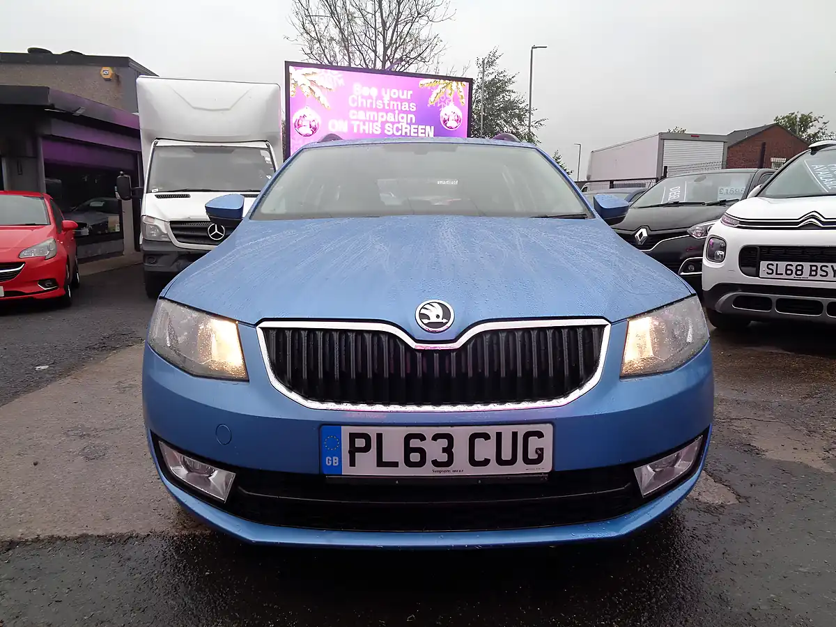 Used 2014 Skoda Octavia Se Blue - Interior and Exterior details 10