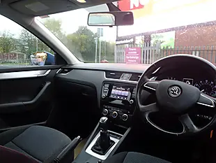 Used 2014 Skoda Octavia Se Blue - Interior and Exterior details 14