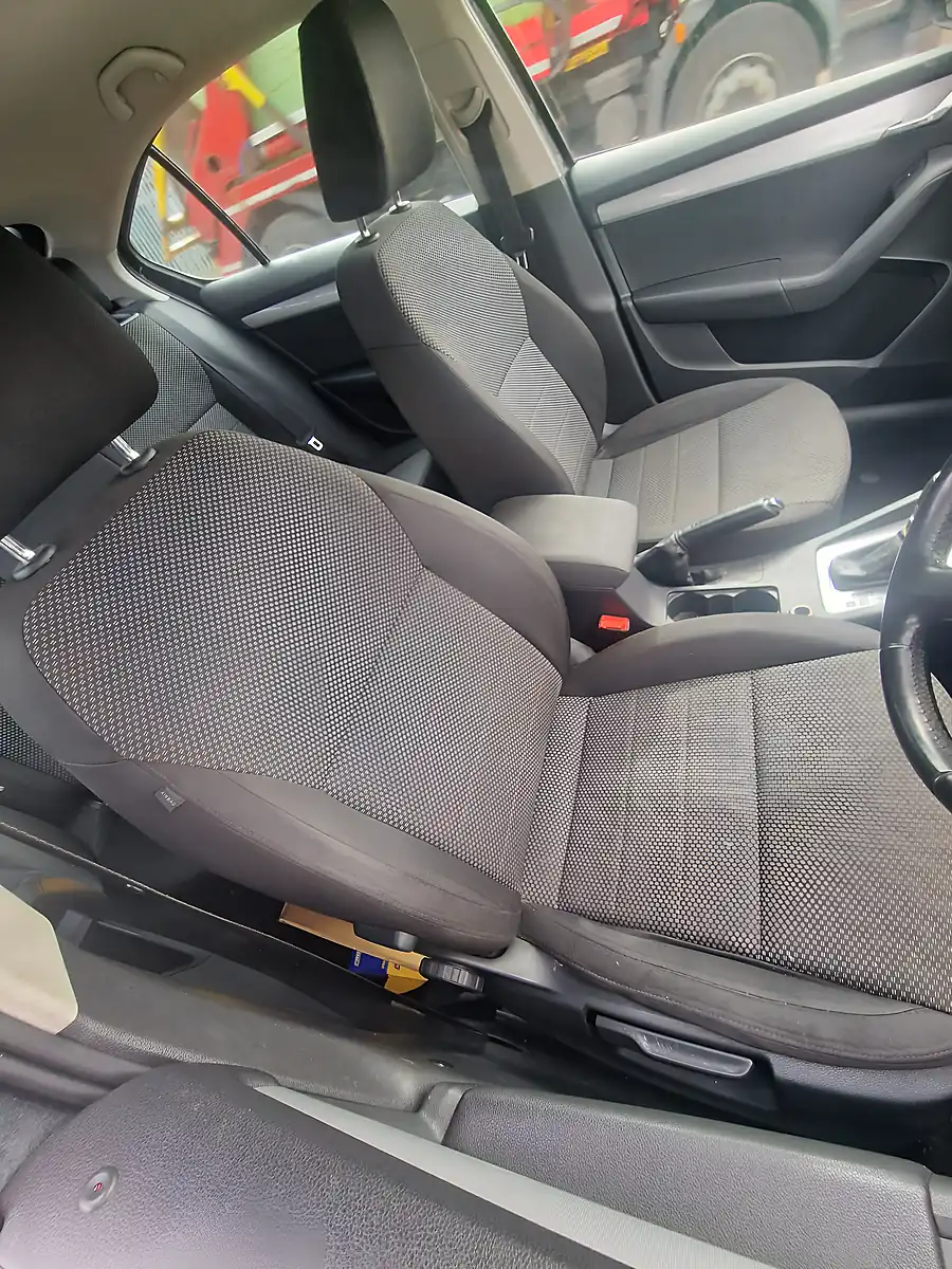 Used 2014 Skoda Octavia Se - Interior and Exterior details 10