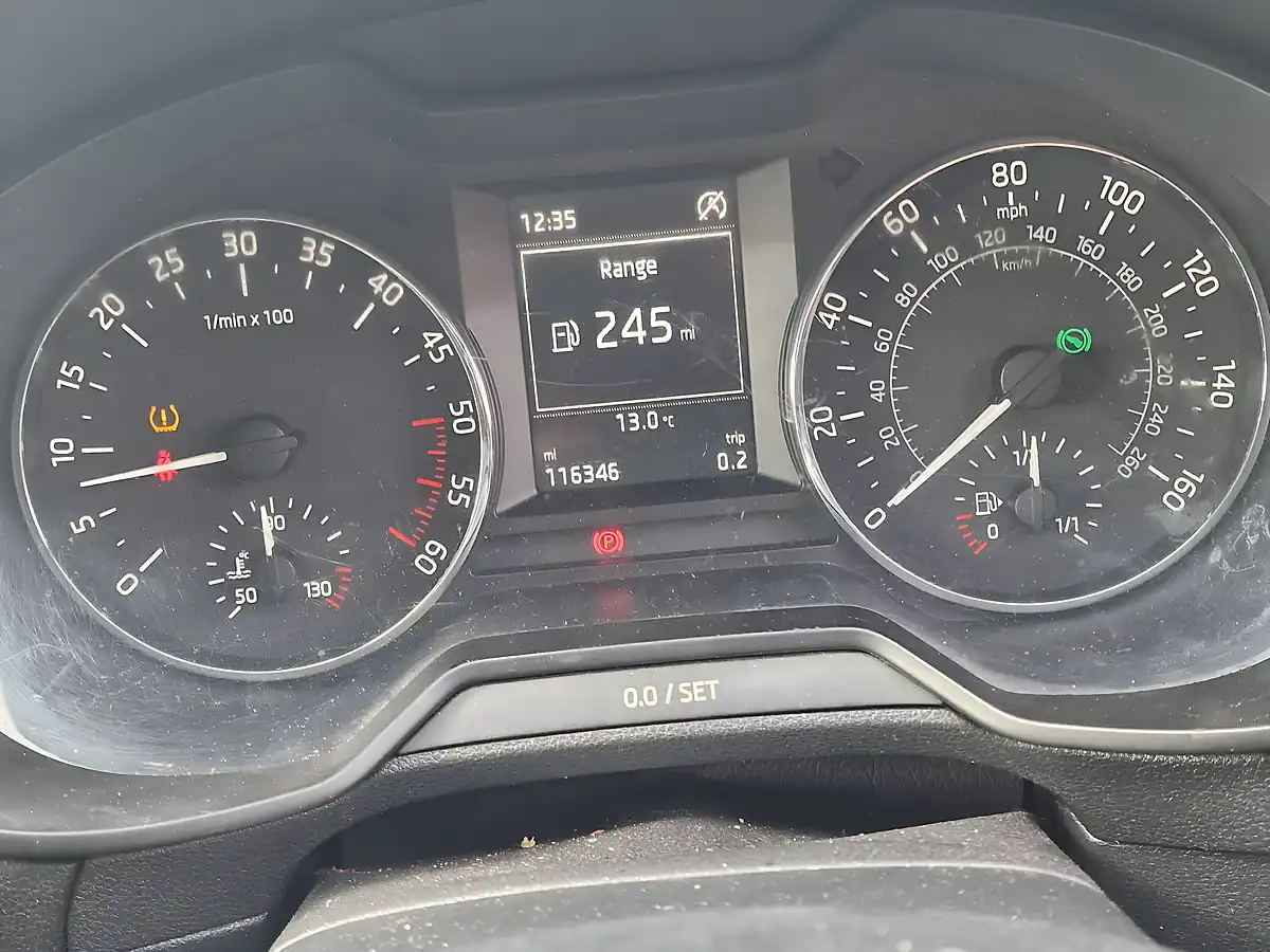 Used 2014 Skoda Octavia Se - Interior and Exterior details 15